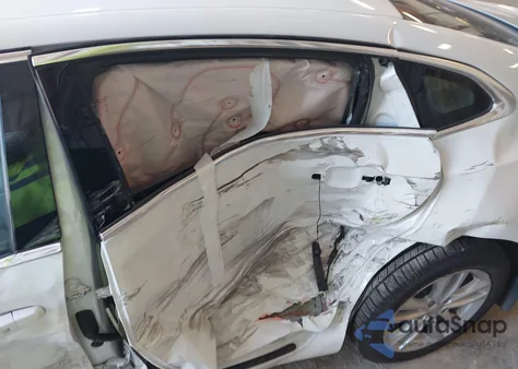 2018 Chevrolet Malibu Hybrid из США, поврежденный, VIN 1G1ZF5SU8JF278638